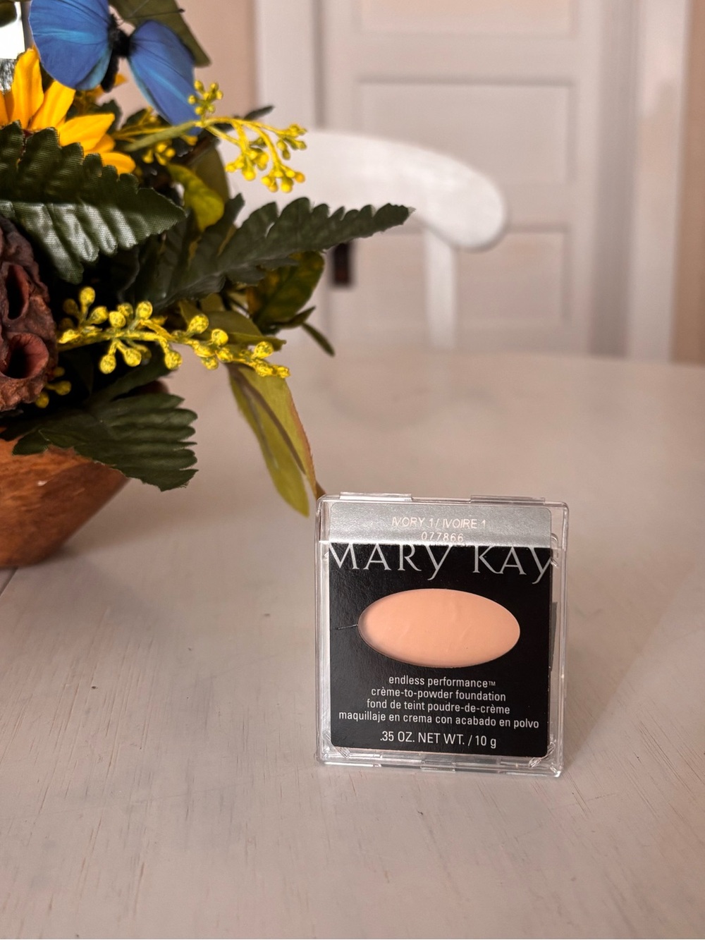 Mary Kay Endless Performance Cream to Powder Foundation - Ivory 1 shade